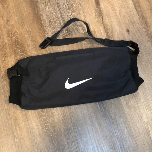 nike pro hyperwarm handwarmer